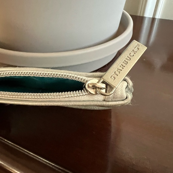 Starbucks Cardholder Keychain - Picture 2 of 7